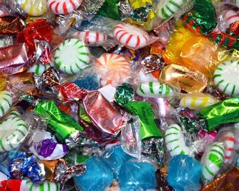 Toradh íomhá ar Candy Cane Meringue Cookies