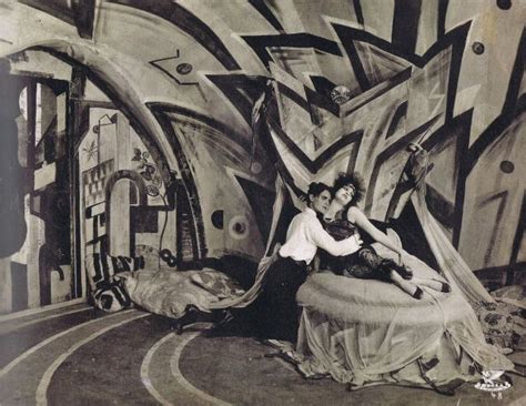 German Expressionism Set Design に対する画像結果