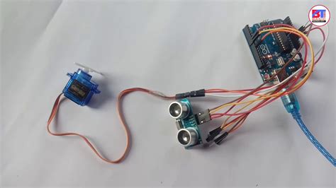Toradh íomhá ar Ultrasonic Sensor Servo Arduino