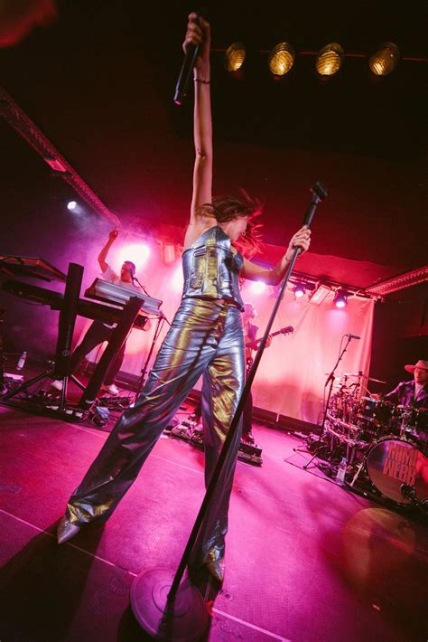 Mimi Webb Big Weekend に対する画像結果