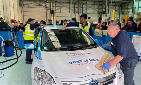 Afbeeldingsresultaten voor Channel and Guide in a Motor Vehicle