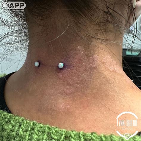 On Neck Piercing Pattern に対する画像結果