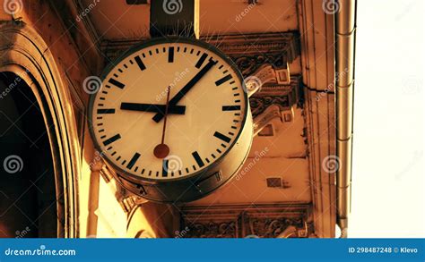 Opposite Direction Clock Formula に対する画像結果