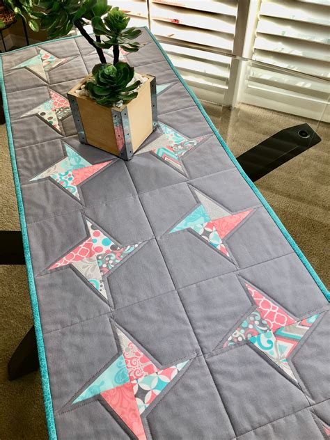 Spring Quilted Table Runner に対する画像結果