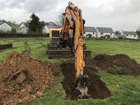 Trial Pits Mini Excavator に対する画像結果