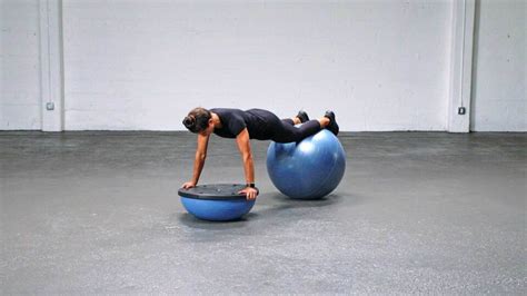 Toradh íomhá ar Swiss Ball Weighted Exercises