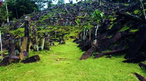 West Java Pyramid に対する画像結果