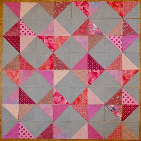 Quilt Patterns Using Half Square Triangles に対する画像結果