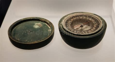 Compass Direction Device に対する画像結果