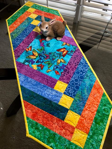 Toradh íomhá ar Sew Spring Table Runner