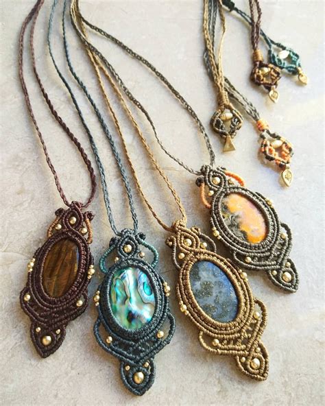 DIY Macrame Jewelry Tutorials に対する画像結果