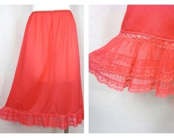 Red Mini Half Slip に対する画像結果