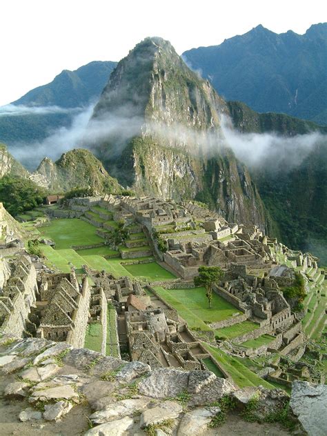 Archivo:Peru Machu Picchu Sunrise.jpg - Wikipedia, la enciclopedia libre