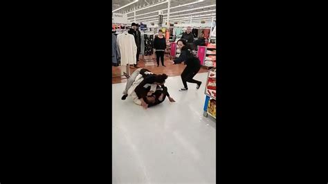 Fights at Walmart に対する画像結果