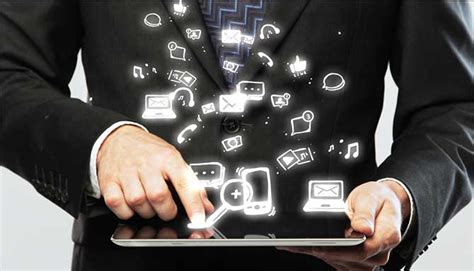 Types of Media in Digital Era に対する画像結果