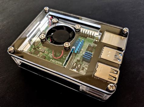 Afbeeldingsresultaten voor Raspberry Pi with Case