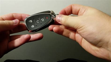 Chevy Key FOB How to Change Battery に対する画像結果