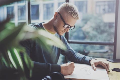 Toradh íomhá ar Graphhic Designer Drawing