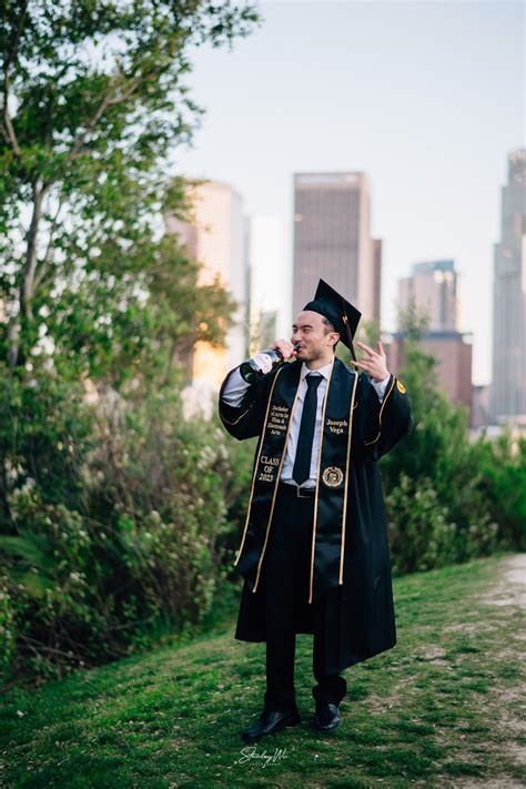 Toradh íomhá ar CSULB Graduation