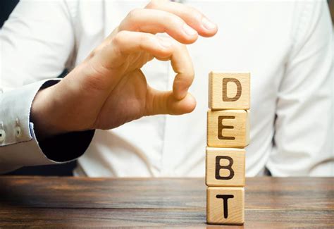 Consumer Debt February に対する画像結果