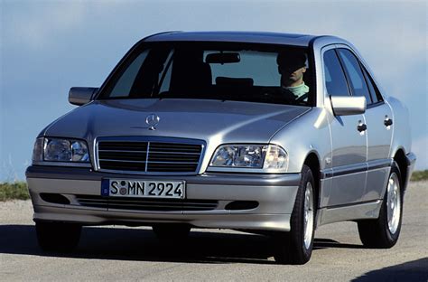 Merc C-Class Old に対する画像結果