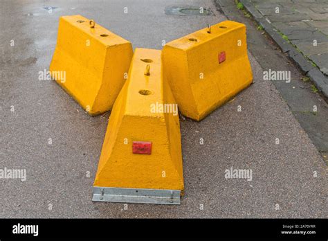 Toradh íomhá ar Temporary Concrete Barrier