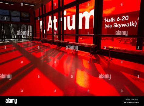 Red Translucent Window に対する画像結果