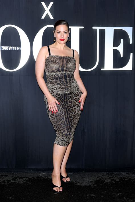 Toradh íomhá ar Plus Model Magazine