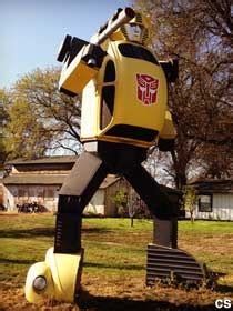 Living Transformers Giant Robots に対する画像結果