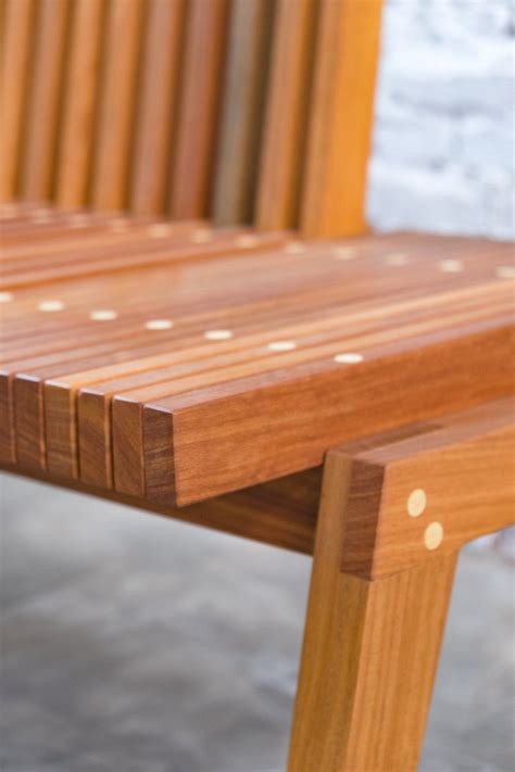 Toradh íomhá ar Less Sittable