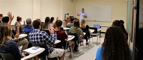 Classroom Attendance Tracker Display に対する画像結果