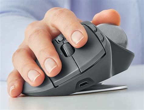 Logitech Trackball Muis に対する画像結果