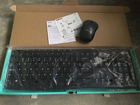 Mouse and Keyboard Logitech Model に対する画像結果