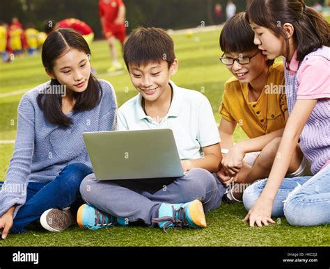 Children Using Computer に対する画像結果