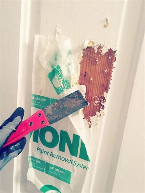How to Remove Old Paint From Wood Trim に対する画像結果