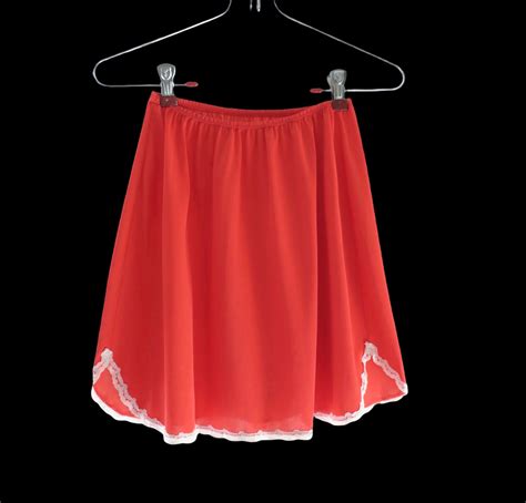 Red Mini Half Slip に対する画像結果