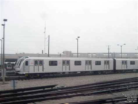 Toradh íomhá ar Toronto Subway Red Rocket