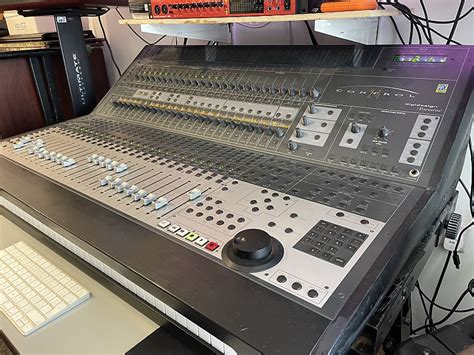 Toradh íomhá ar Digidesign Control 24 Back
