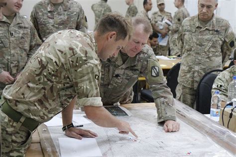 Toradh íomhá ar Command Post Exercise Army
