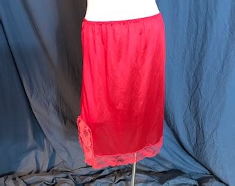 Red Mini Half Slip に対する画像結果