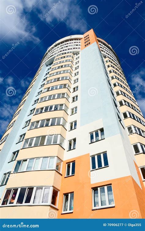 Modern Apartment Building High-Rise に対する画像結果