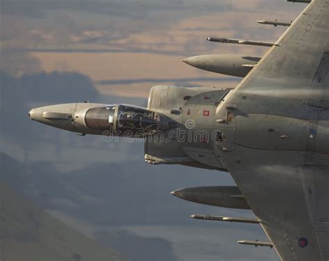 Toradh íomhá ar Tornado Mach Loop