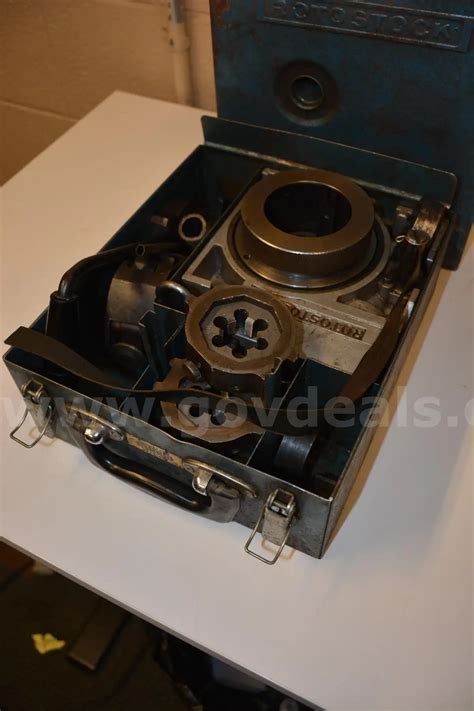 Afbeeldingsresultaten voor Rotostock Pipe Threading Machine