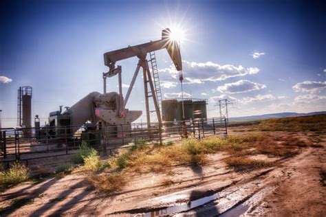 Fracking Oil Wells に対する画像結果