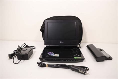 LG DP781 Portable DVD Player TV Monitor with Case / Battery / Charger