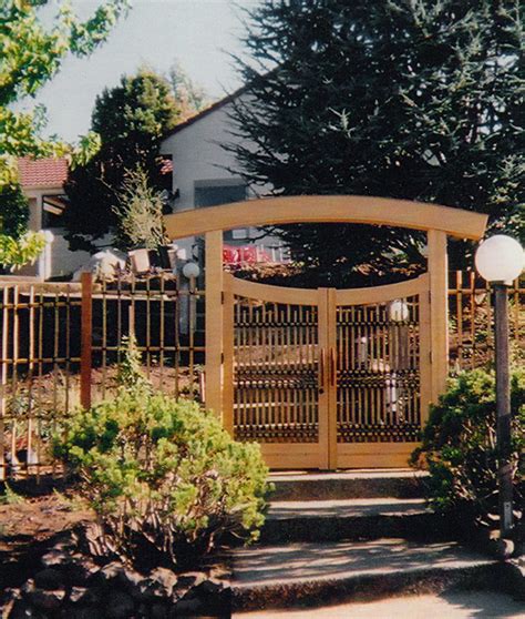 House Entry Gates に対する画像結果