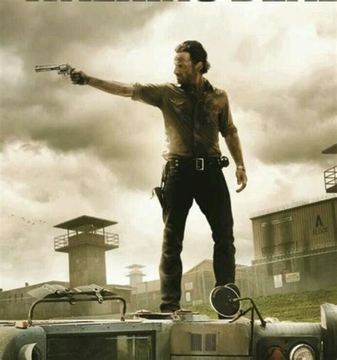 Toradh íomhá ar Rick Grimes Holding Python
