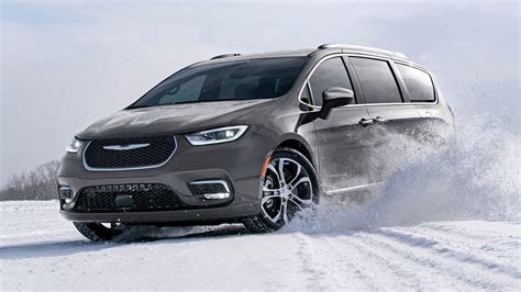 Best AWD Minivans for 2025 | New All-Wheel Drive Minivans | CarBuzz