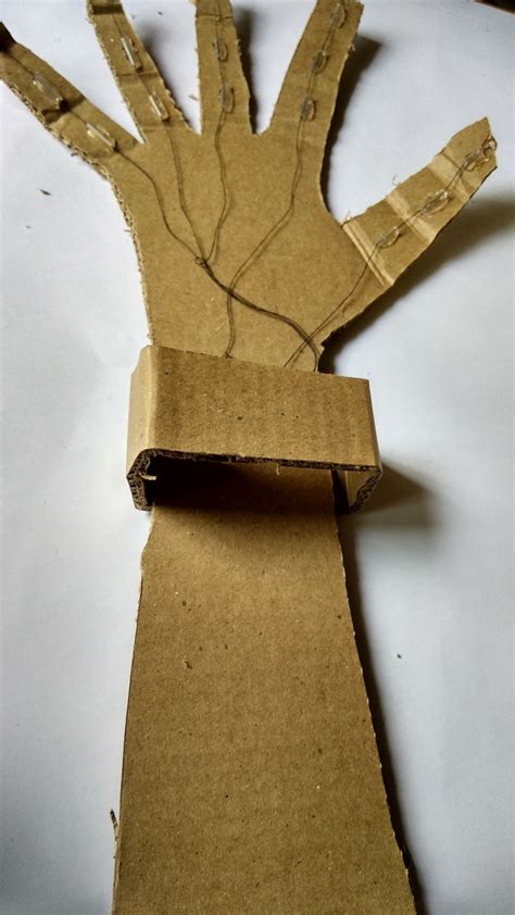 Robotic Arm Design Cardbord に対する画像結果