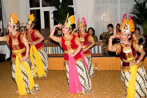 Image result for Mensen in Java